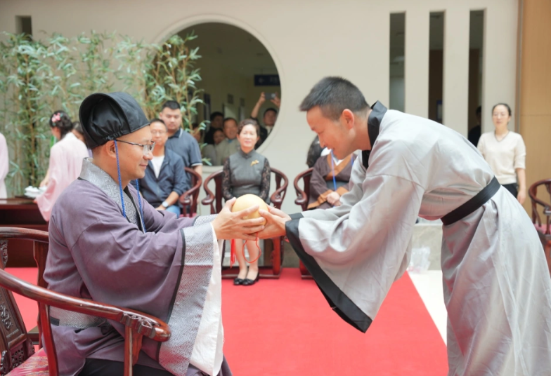 2025年“谢氏正骨”流派暨中医住院医师规范化培训学员拜师仪式圆满礼成